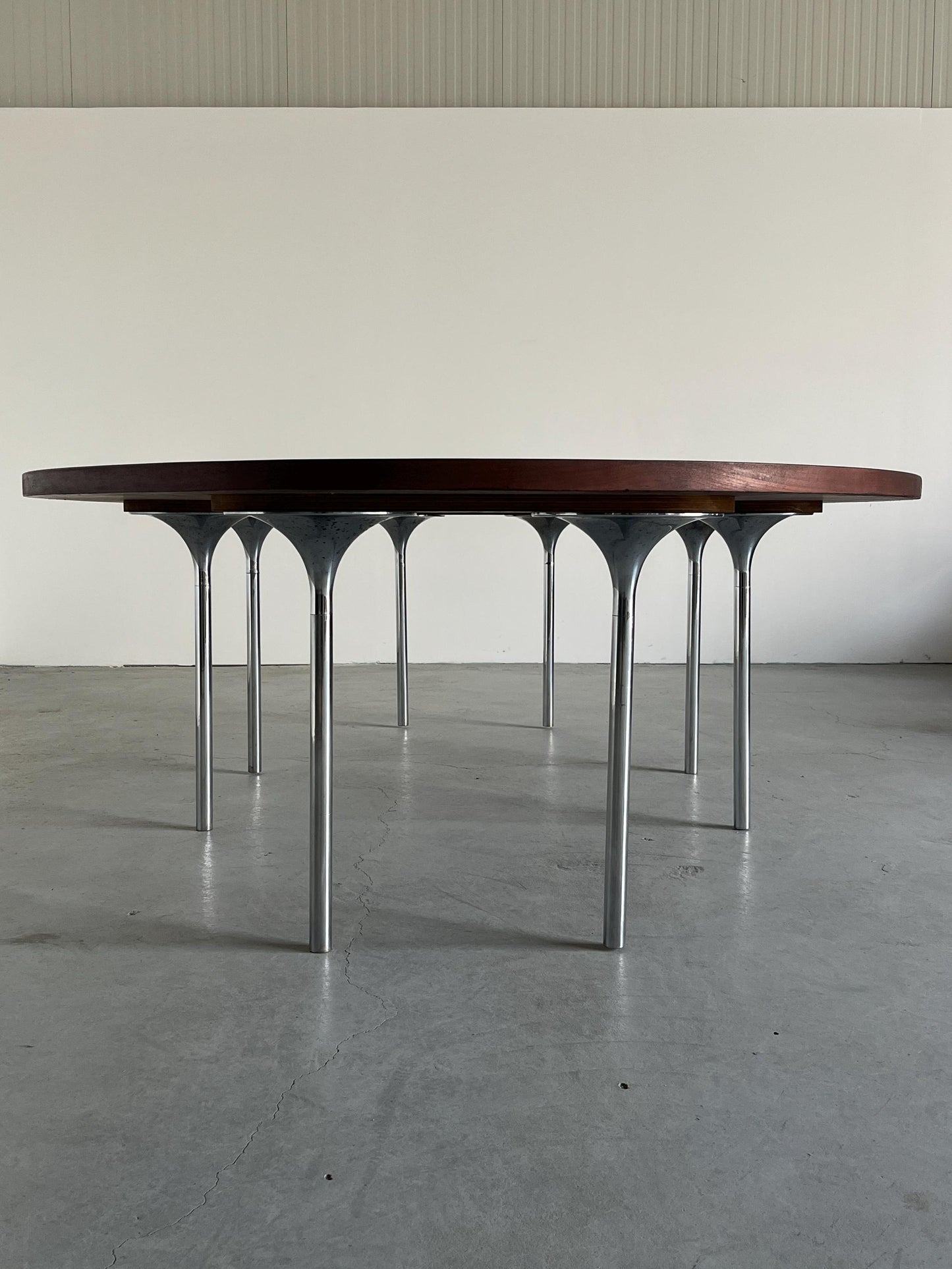 Vintage Konferenztisch oval aus Palisanderfurnier und Chromstahl, Deutschland, 1970er