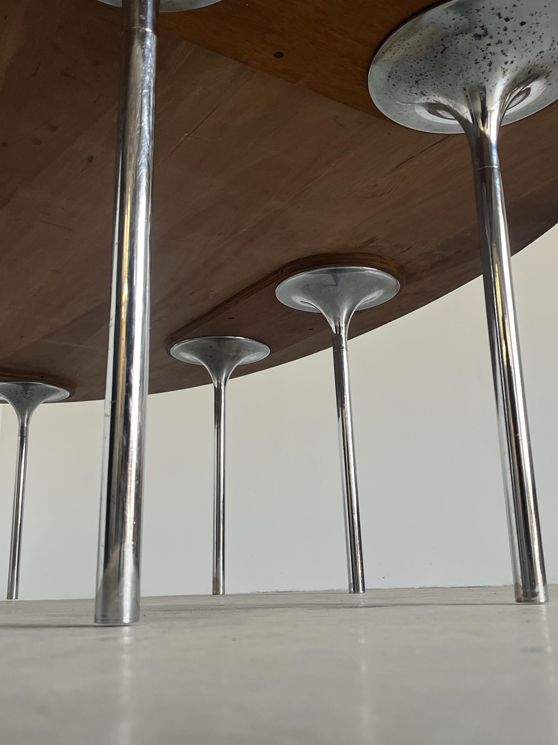 Vintage Konferenztisch oval aus Palisanderfurnier und Chromstahl, Deutschland, 1970er