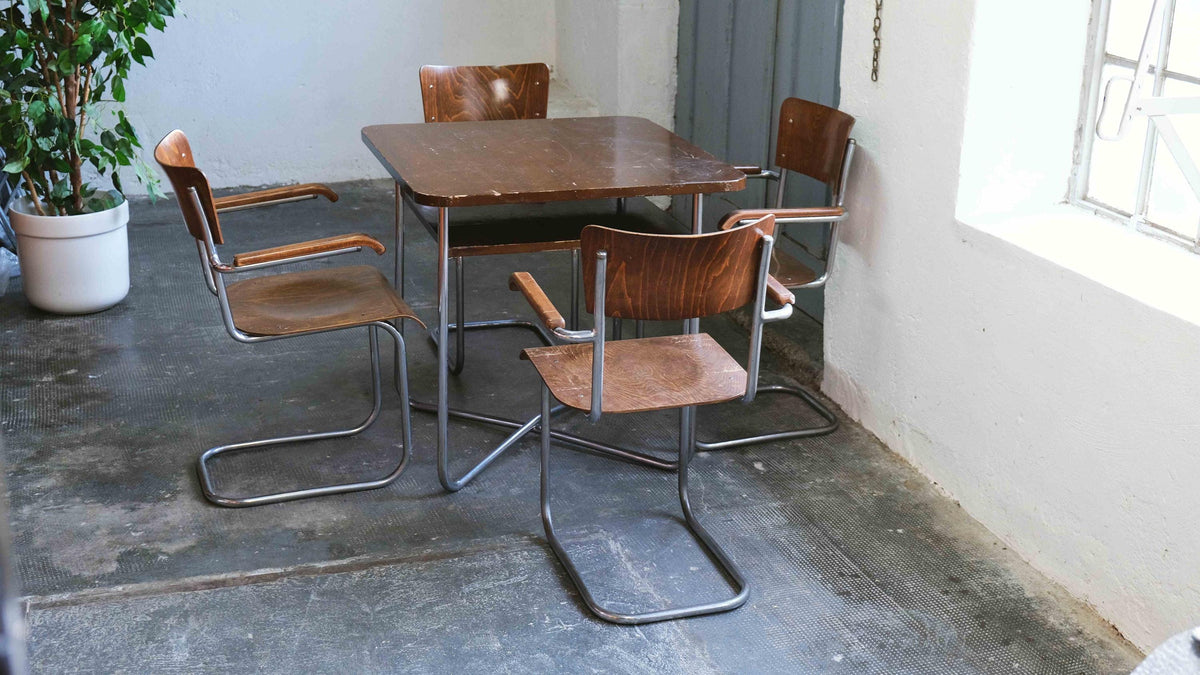 Vintage Freischwinger Stuhl Set von 4 mit Tisch von Vichr für Vichr Chrom silber Holz natur