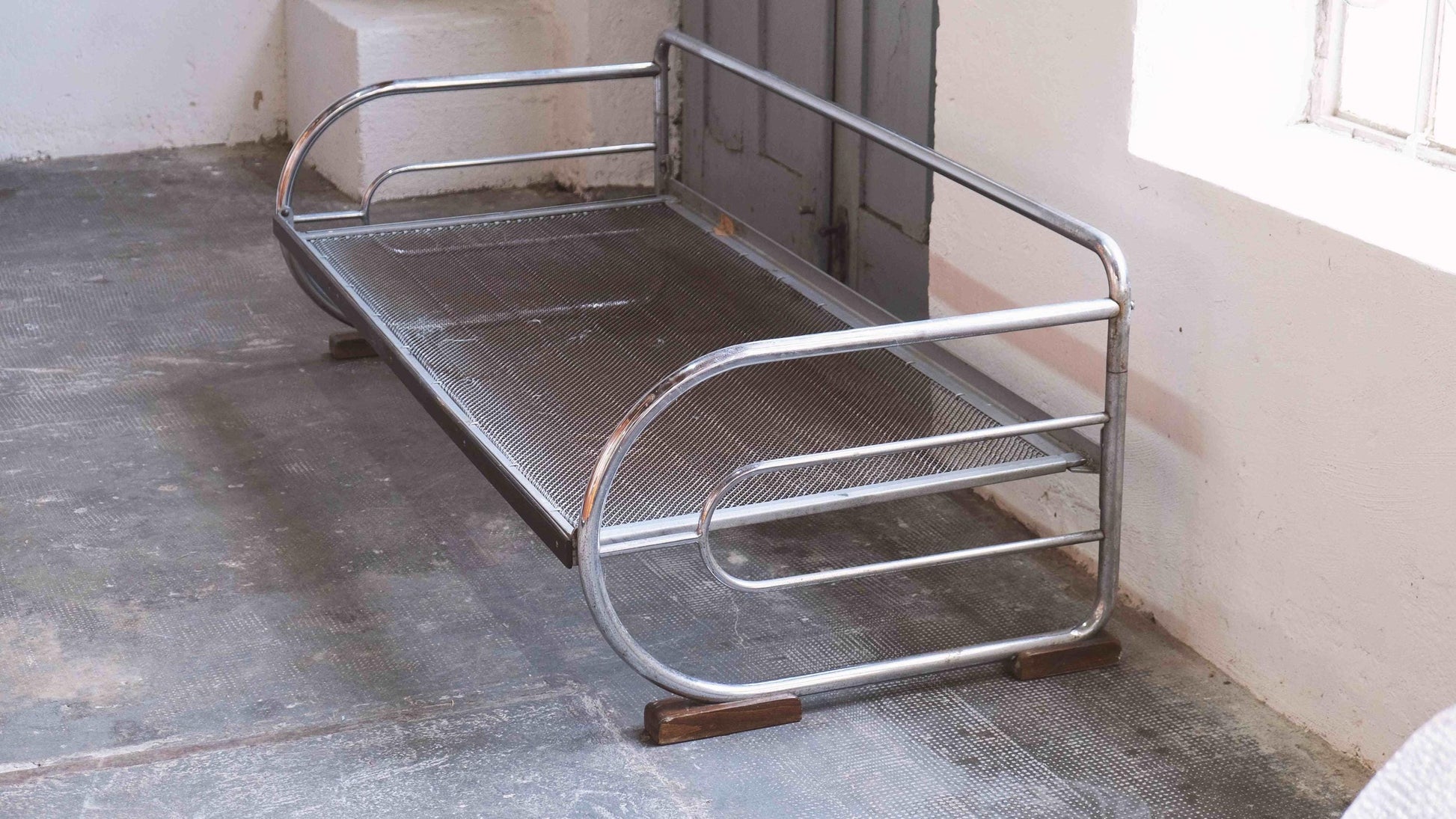 Vintage Sofa Bauhaus Stahlrohr Daybed #2 verchromt, Naturton