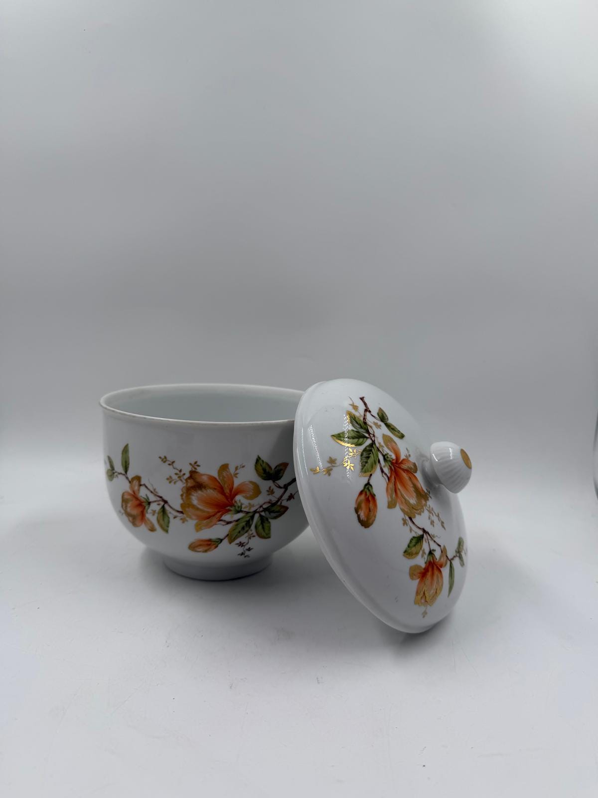 Vintage Dose mit Deckel von Kaiser, Blumenmotiv mit Golddekor, 13 cm Ø