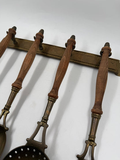 Vintage Wandboard Hakenleiste mit 4 Küchenutensil Holz Metall