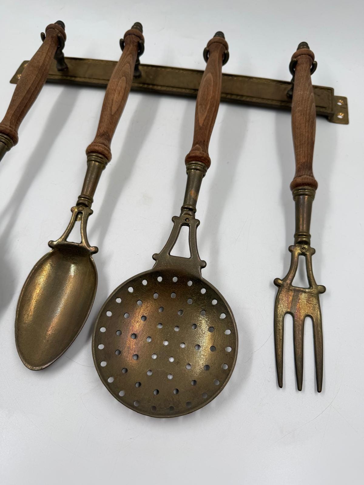 Vintage Wandboard Hakenleiste mit 4 Küchenutensil Holz Metall
