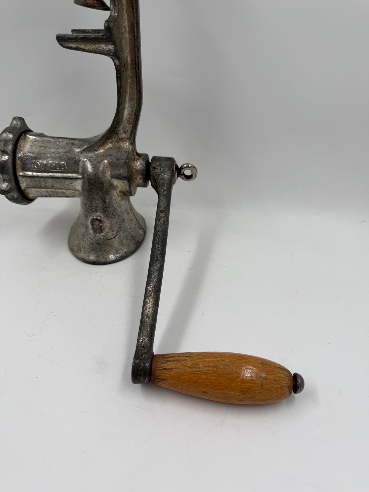 Vintage Fleischwolf von COMET für COMET metallfarben Holzgriff Tischklemme
