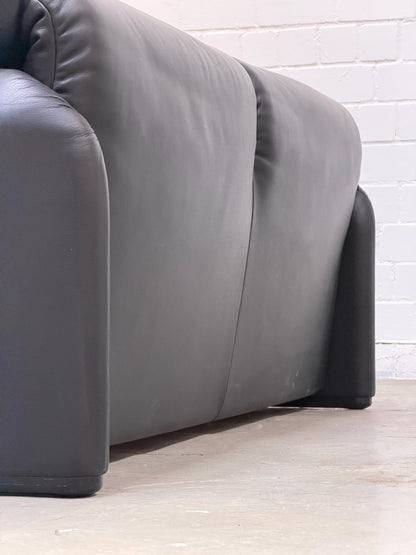 Vintage Sofa Maralunga von Vico Magistretti für Cassina in schwarzem Leder