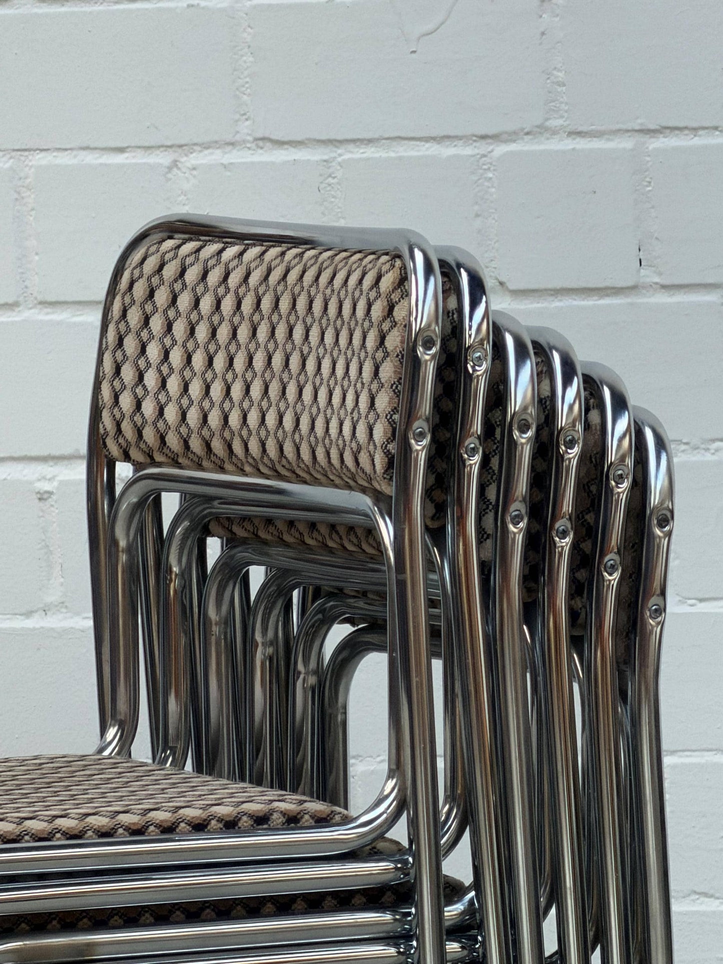 Vintage Esszimmerstuhl aus verchromtem Stahlrohr mit Stoffbezug