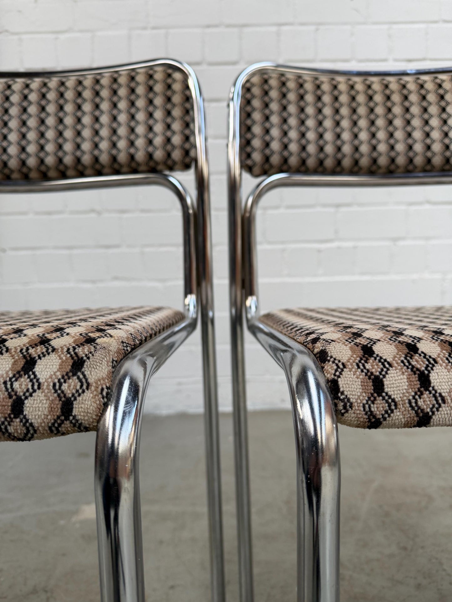 Vintage Esszimmerstuhl aus verchromtem Stahlrohr mit Stoffbezug