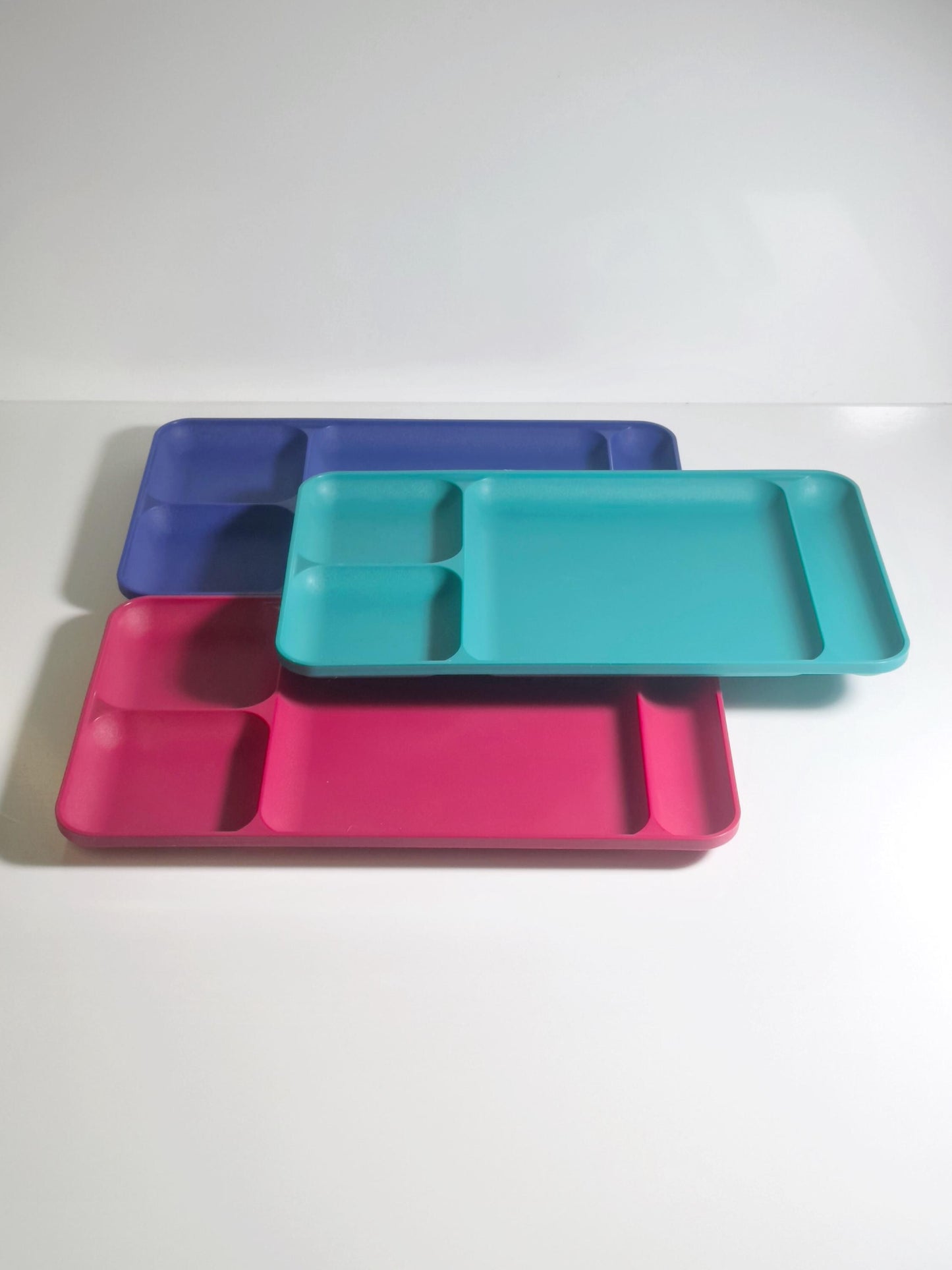 Vintage Picknickteller Tablett Set von 3 von Tupperware in ikonischen Farben