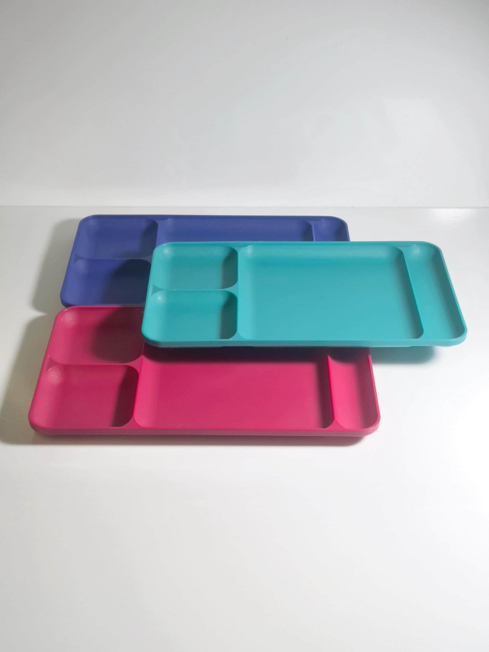 Vintage Picknickteller Tablett Set von 3 von Tupperware in ikonischen Farben