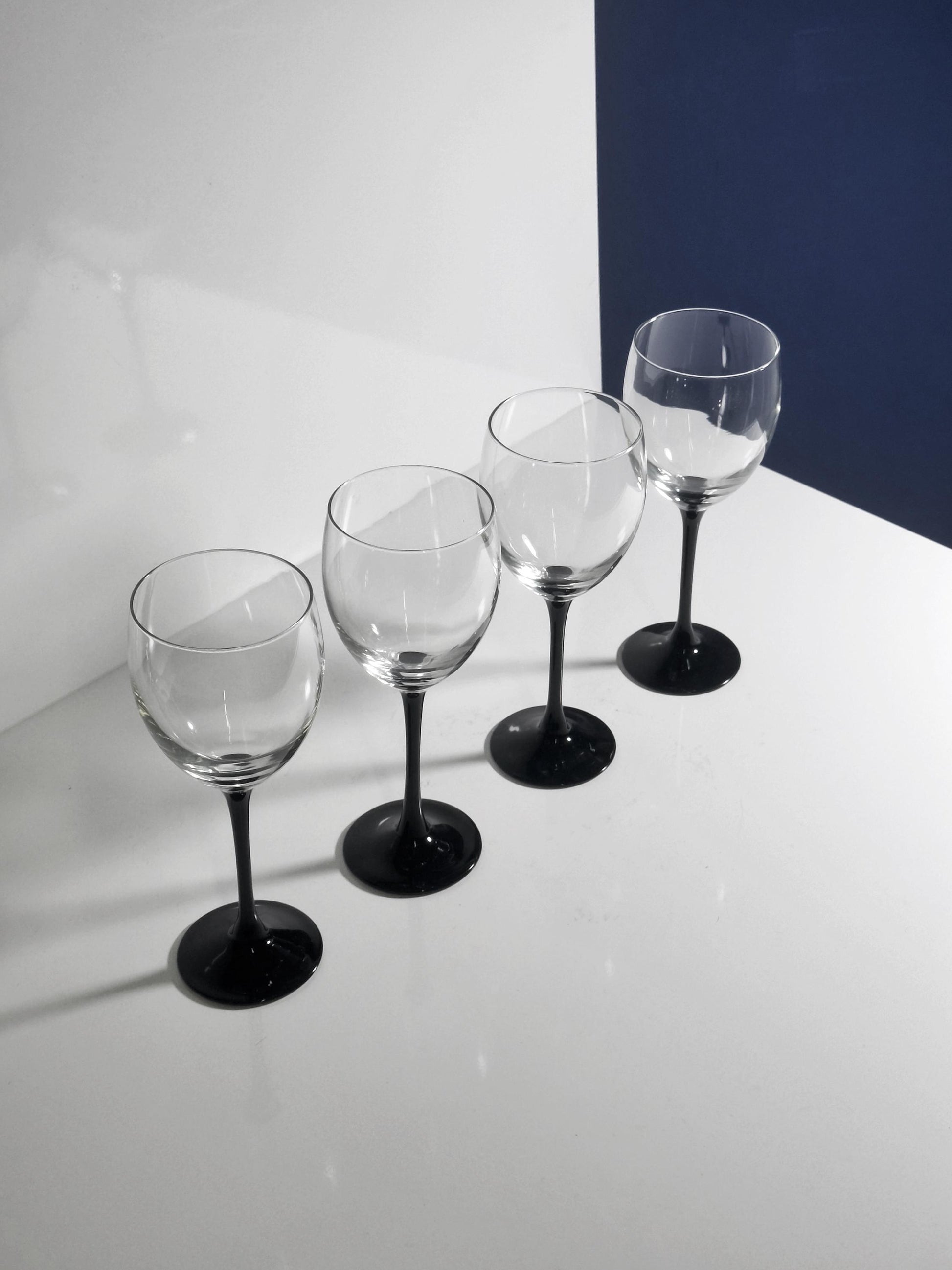 Vintage Weinglas Set von 4 von Luminarc 80er Schwarz Pokal Art Deco Revival