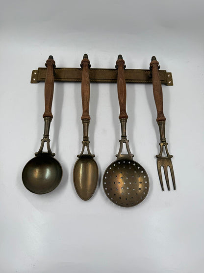 Vintage Wandboard Hakenleiste mit 4 Küchenutensil Holz Metall