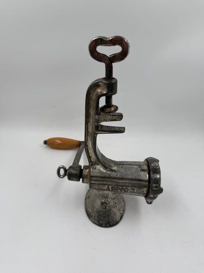 Vintage Fleischwolf von COMET für COMET metallfarben Holzgriff Tischklemme