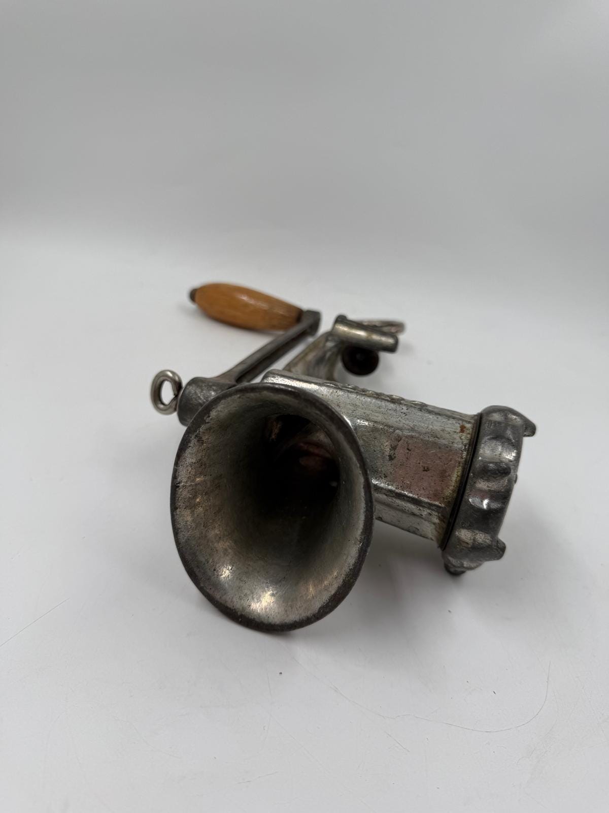 Vintage Fleischwolf von COMET für COMET metallfarben Holzgriff Tischklemme