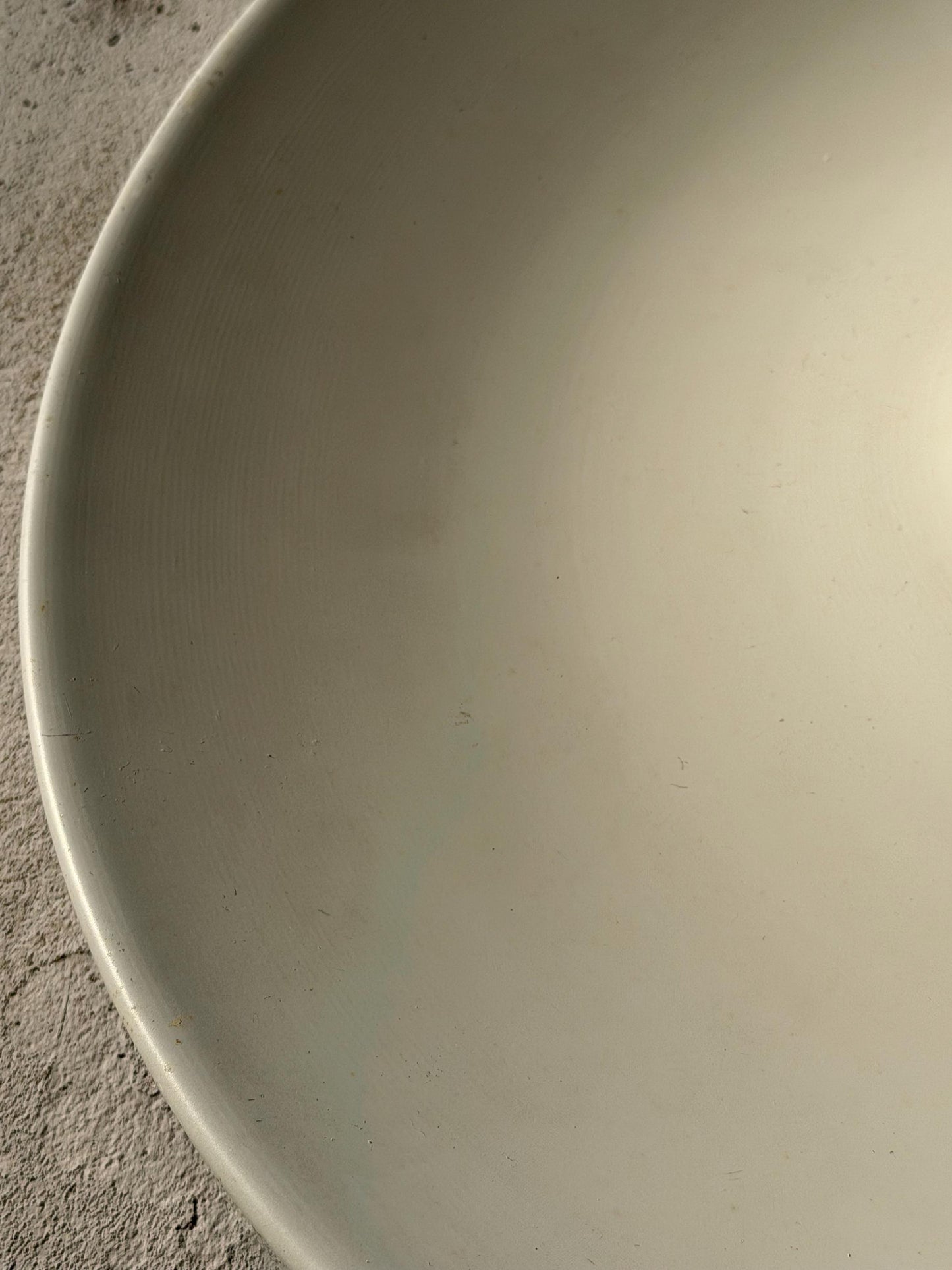 Vintage Wandlampe Diskus von Charlotte Perriand für Honsel Weiß 50 cm