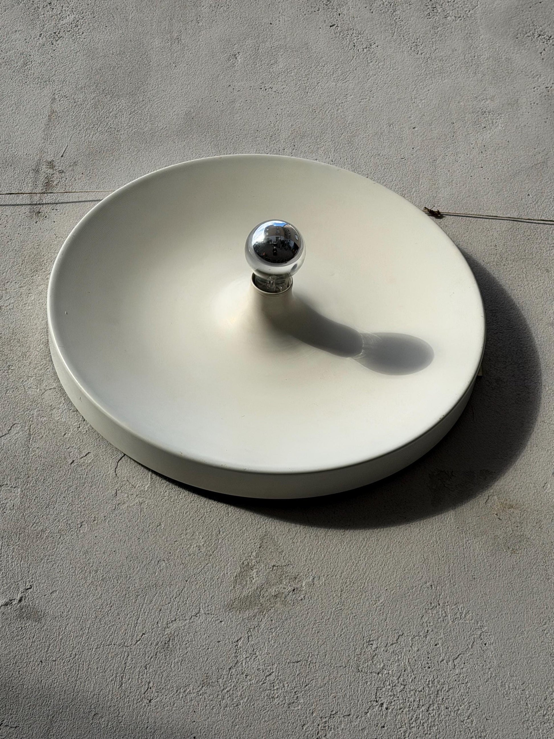 Vintage Wandlampe Diskus von Charlotte Perriand für Honsel Weiß 50 cm