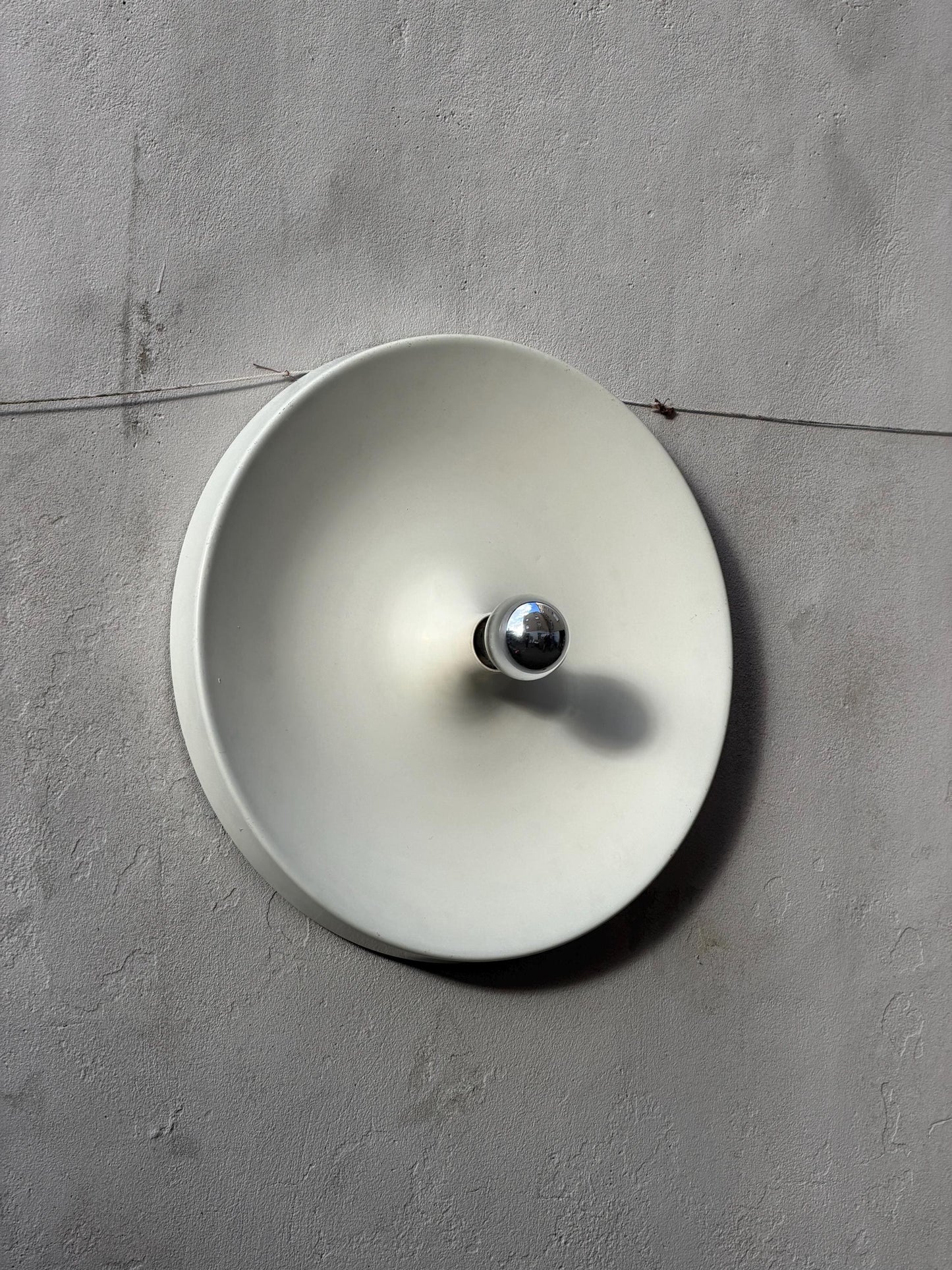 Vintage Wandlampe Diskus von Charlotte Perriand für Honsel Weiß 50 cm