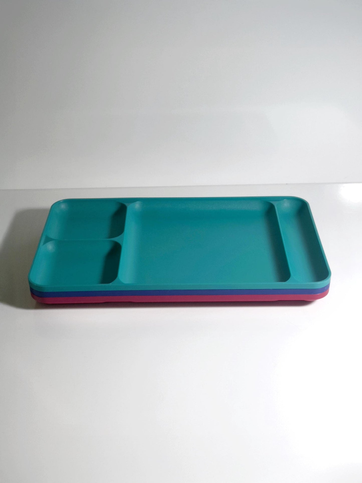 Vintage Picknickteller Tablett Set von 3 von Tupperware in ikonischen Farben