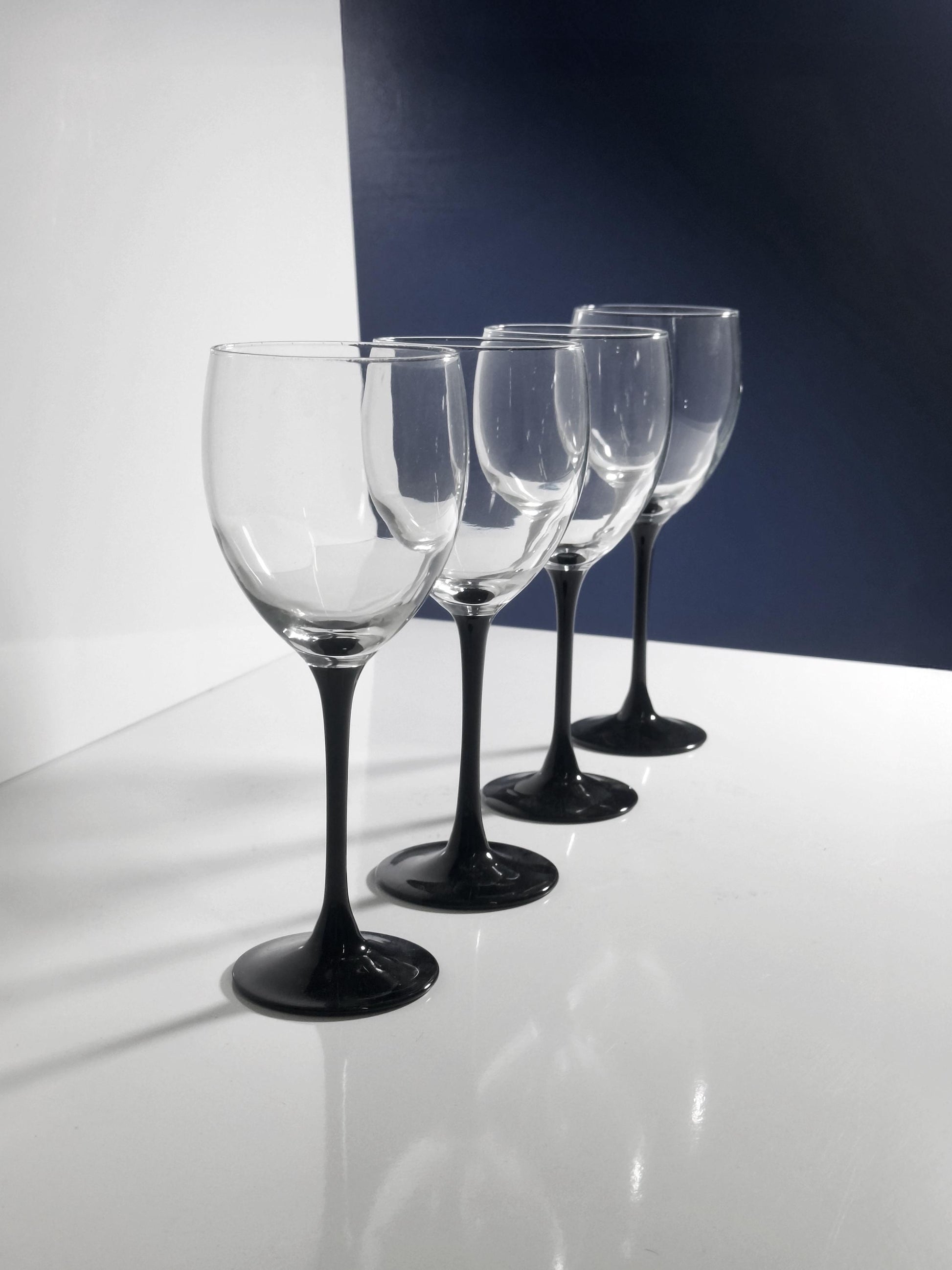 Vintage Weinglas Set von 4 von Luminarc 80er Schwarz Pokal Art Deco Revival