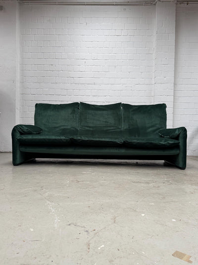 Sofa "Maralunga" by Vico Magistretti for Cassina in green velvet