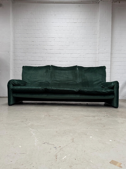 Vintage Sofa "Maralunga" von Vico Magistretti für Cassina in grünem Samt