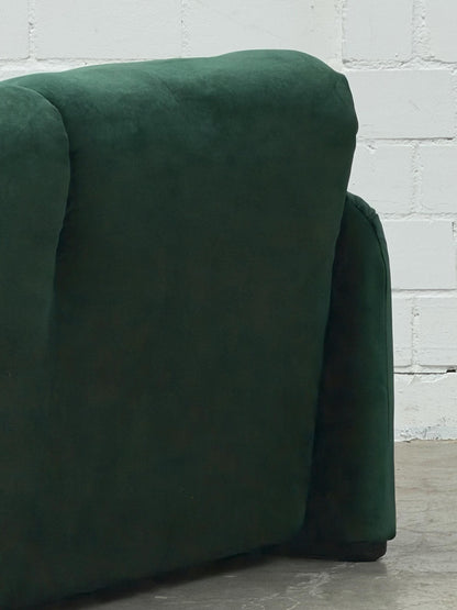 Vintage Sofa "Maralunga" von Vico Magistretti für Cassina in grünem Samt