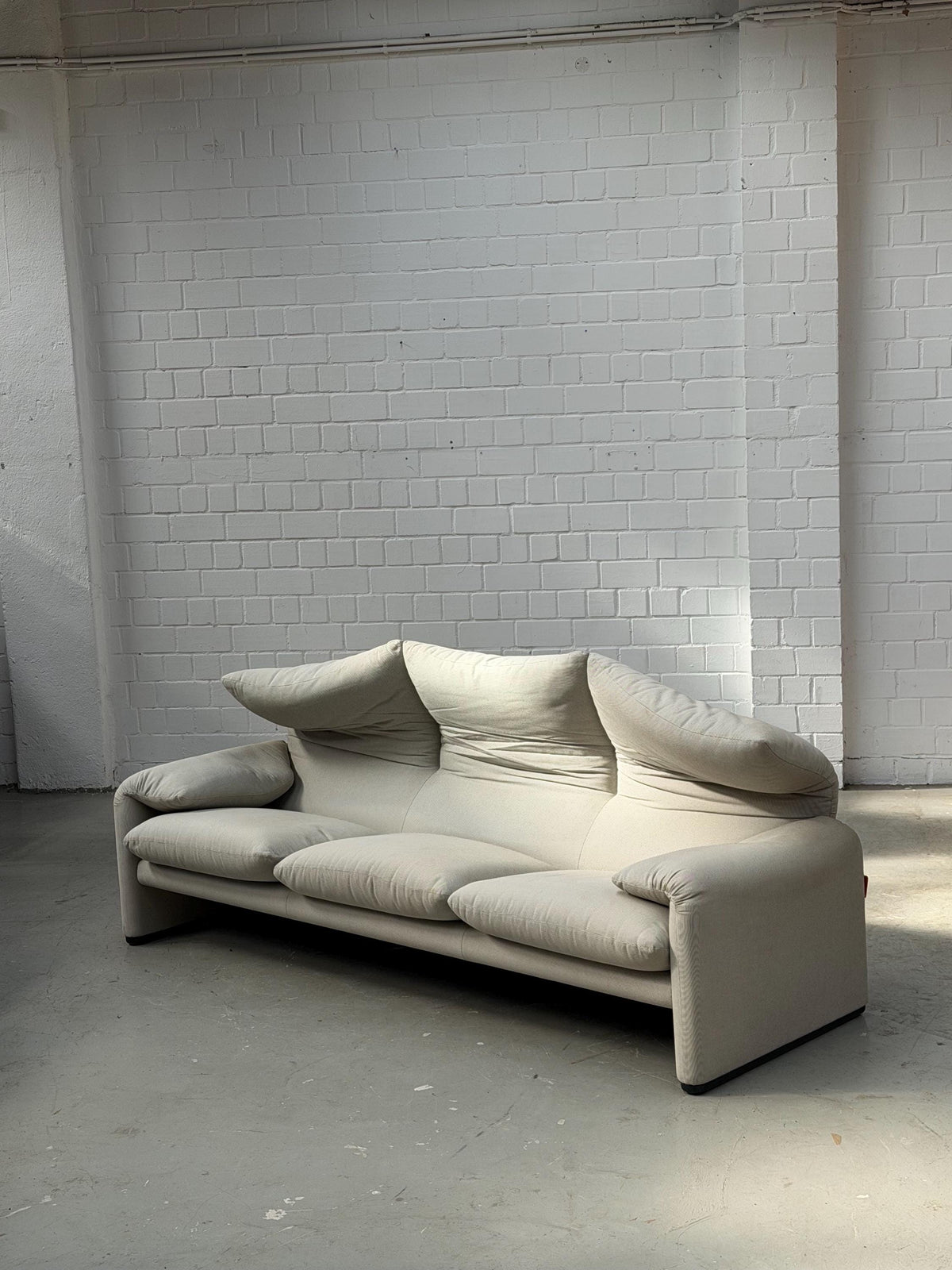 Vintage Sofa Maralunga 675 von Vico Magistretti für Cassina 3-Sitzer