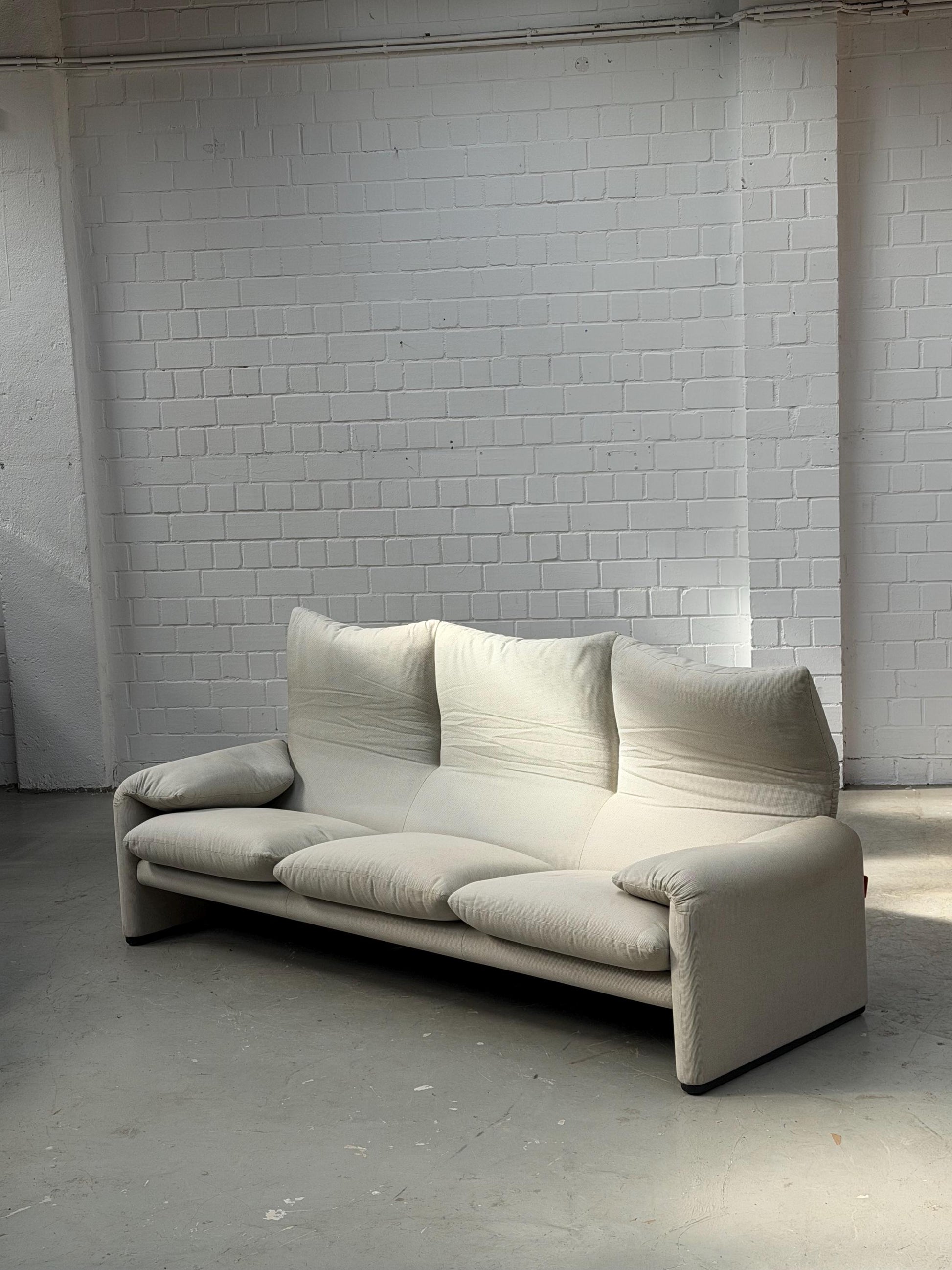 Vintage Sofa Maralunga 675 von Vico Magistretti für Cassina 3-Sitzer