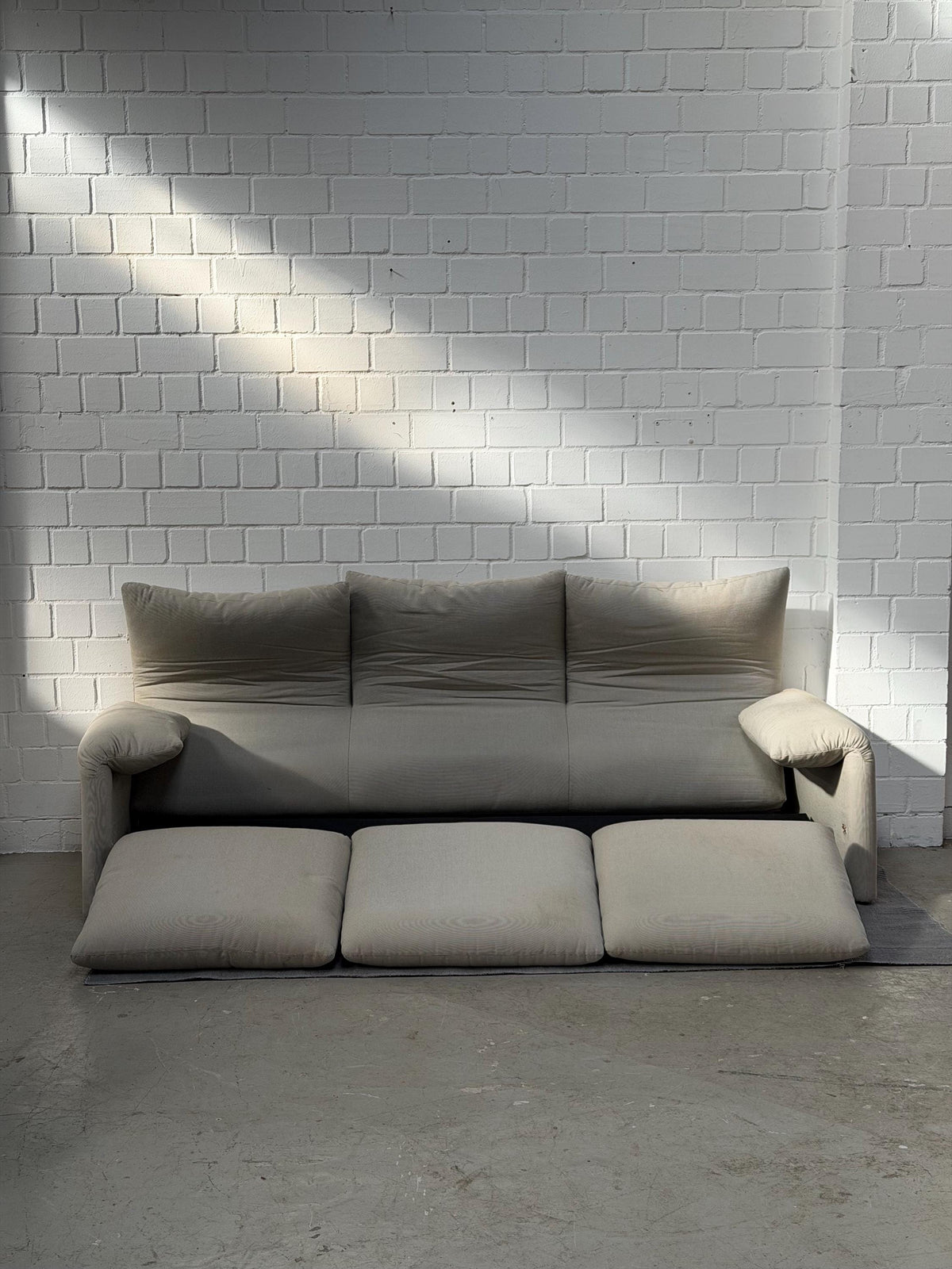 Vintage Sofa Maralunga 675 von Vico Magistretti für Cassina 3-Sitzer