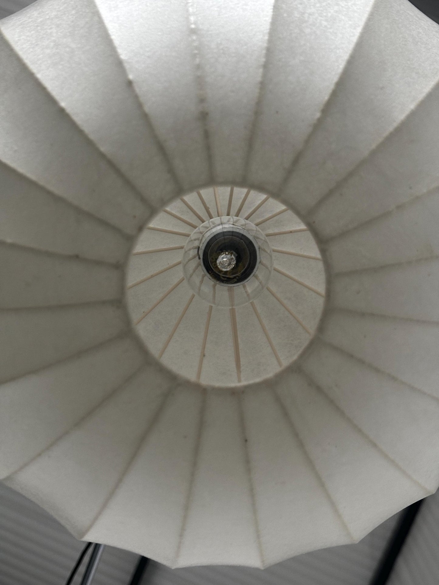 Vintage Pendelleuchte im Stil von Achille Castiglioni cremeweiß warmweiß Harz