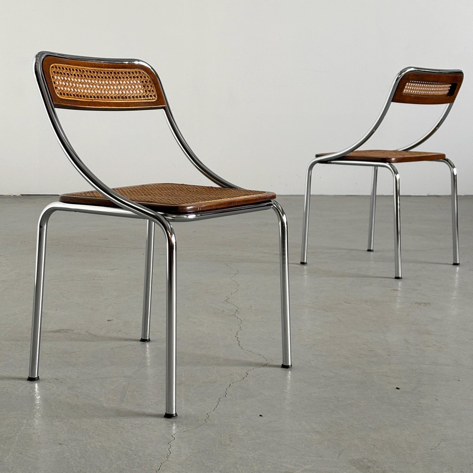 Vintage Set von 2 Esszimmerstuhl aus Holz und Geflecht und Chrom, Italien, 1970er