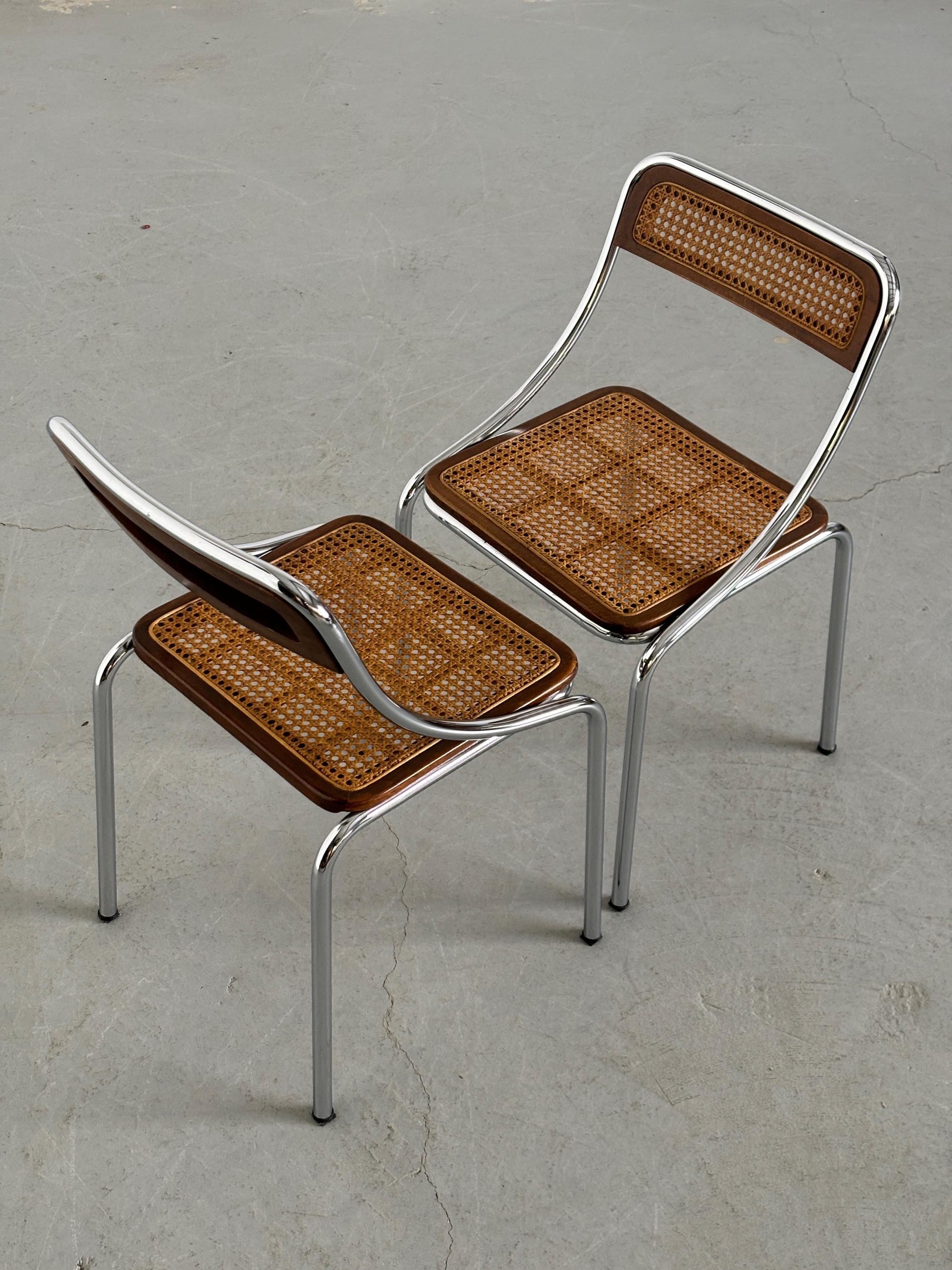 Vintage Set von 2 Esszimmerstuhl aus Holz und Geflecht und Chrom, Italien, 1970er