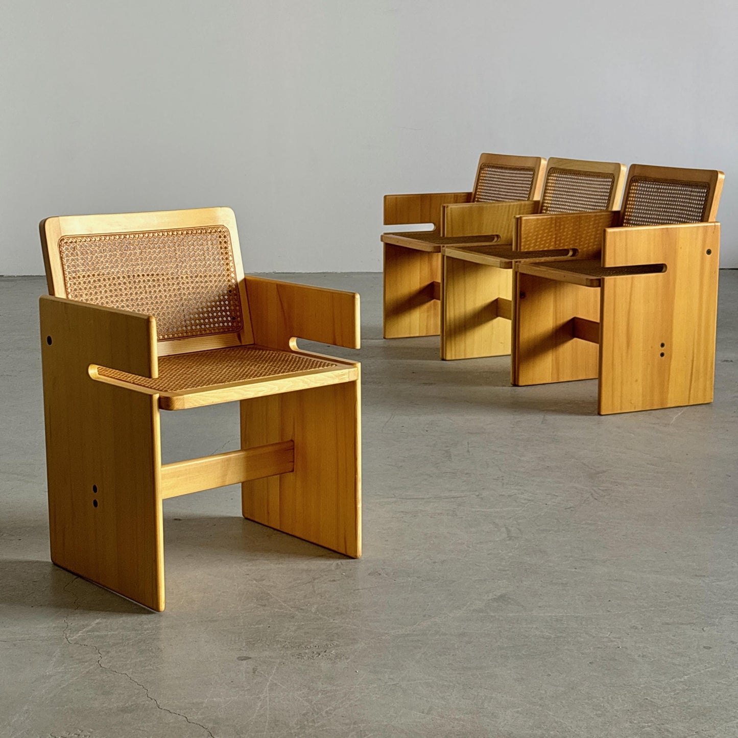 Vintage Sessel Kiefer und Rohrgeflecht naturfarben helles Naturholz