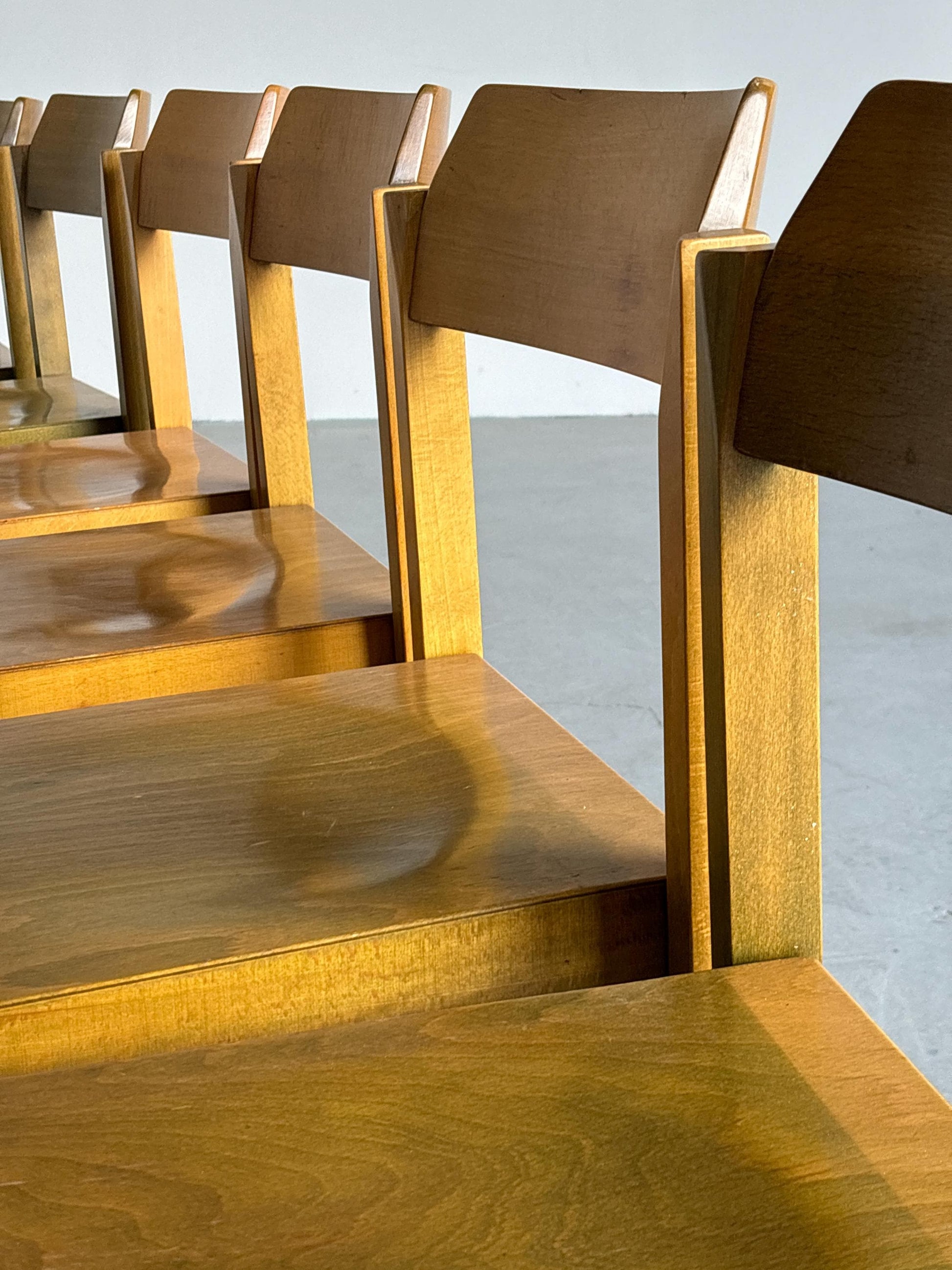 Vintage Stuhl Unikat Patina Massivholz grün hellbraun