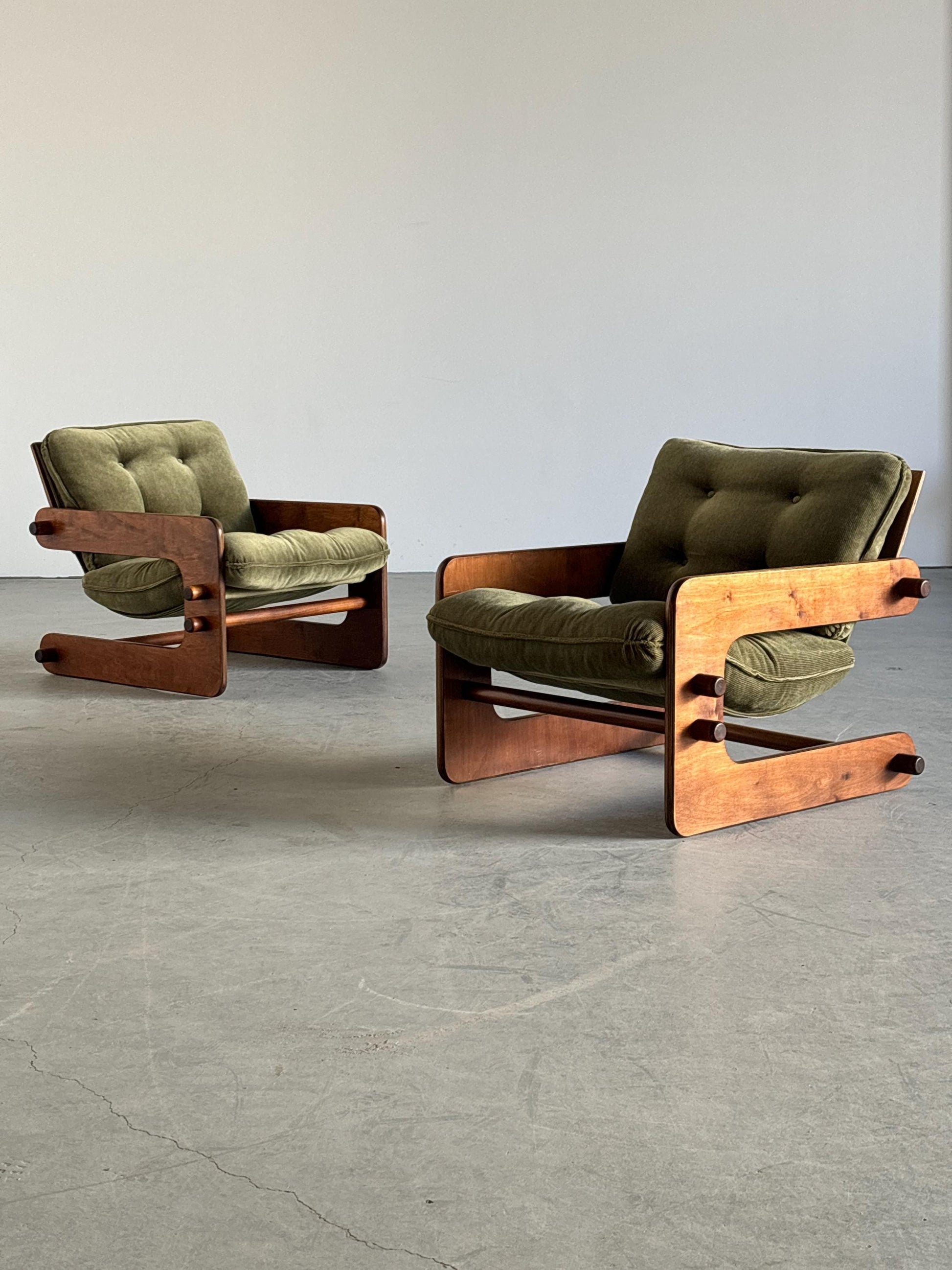 Vintage Set von 2 Freischwinger Lounge Sessel Olivgrün Sperrholz Vintage Zustand