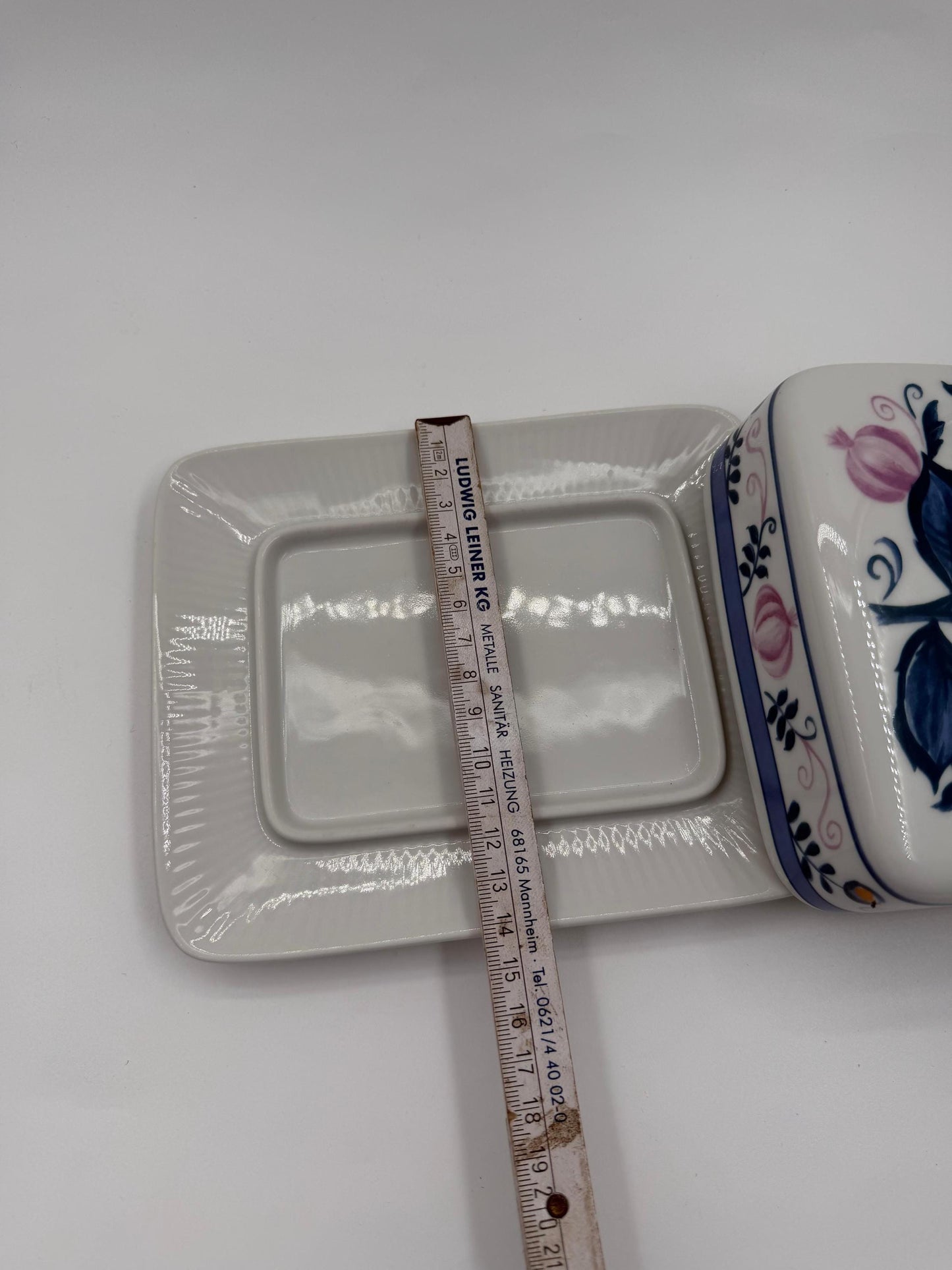 Vintage Butterdose Zwiebelmuster von Seltmann Weiden für Seltmann Weiden rare Farbvariante Rosa Blau