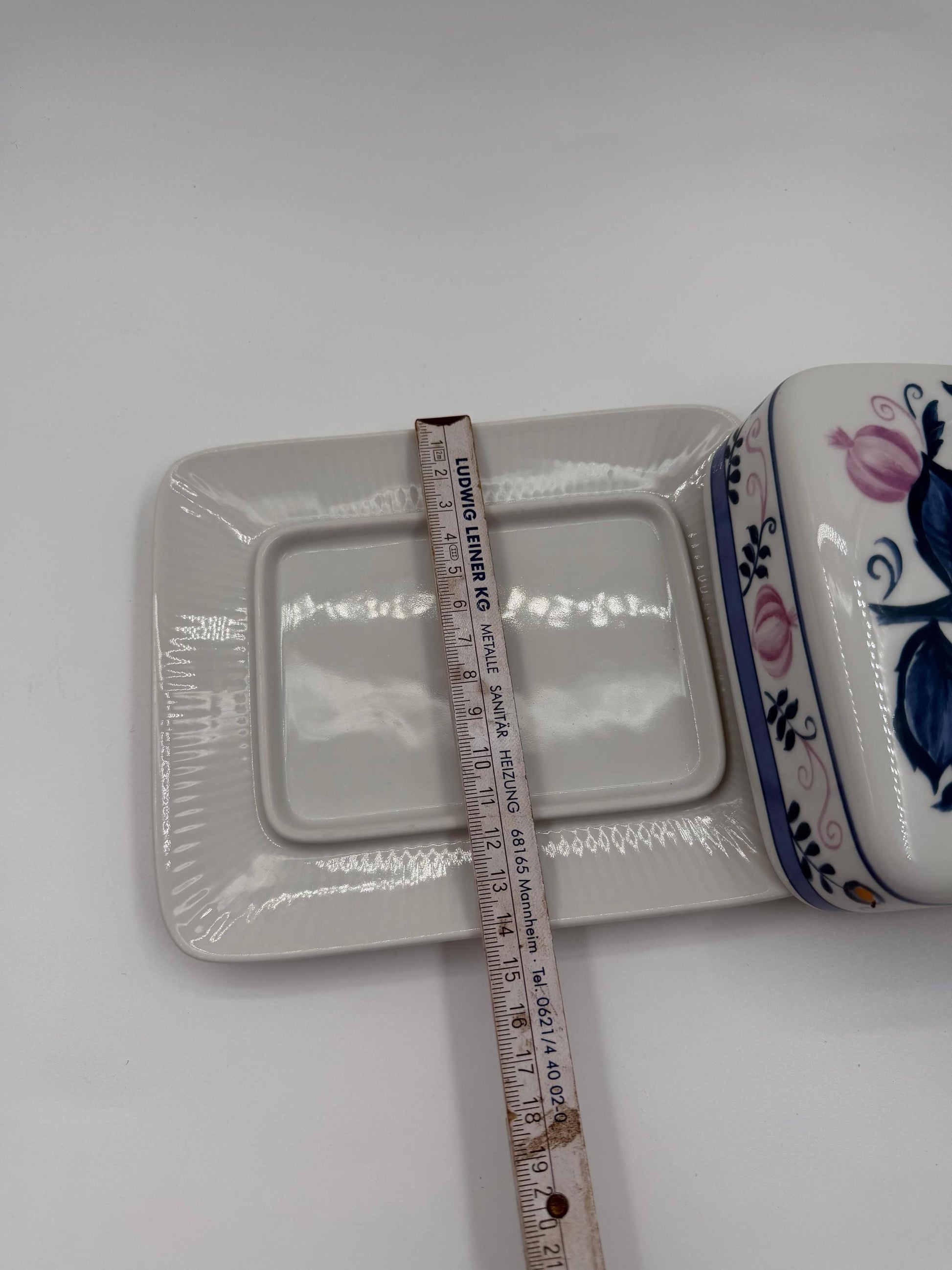 Vintage Butterdose Zwiebelmuster von Seltmann Weiden für Seltmann Weiden rare Farbvariante Rosa Blau