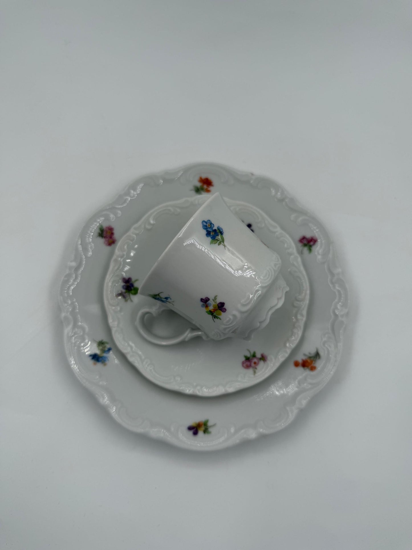 Vintage Mokkatasse von Mitterteich für Bavaria weiß bunt gold Porzellangeschirr