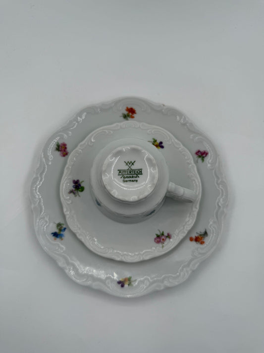 Vintage Mokkatasse von Mitterteich für Bavaria weiß bunt gold Porzellangeschirr