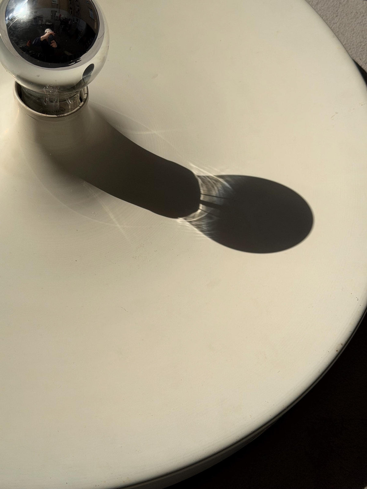Vintage Wandlampe Diskus von Charlotte Perriand für Honsel Weiß 50 cm