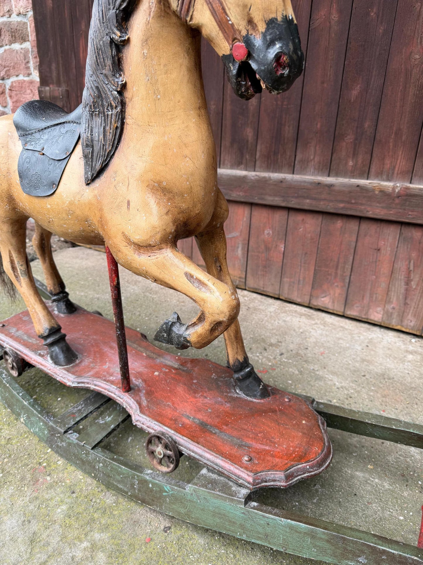 Vintage Schaukelpferd dunkelgrün Holz Echthaar Schwanz Dekoration