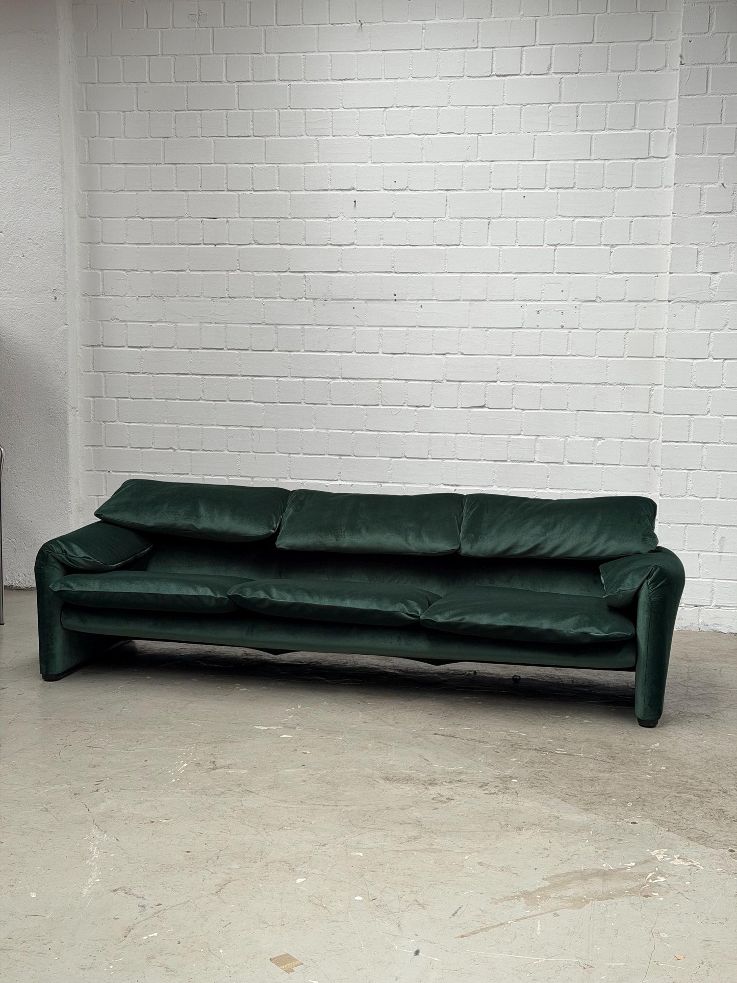 Vintage Sofa Maralunga 675 von Vico Magistretti für Cassina grün Samt 3-Sitzer
