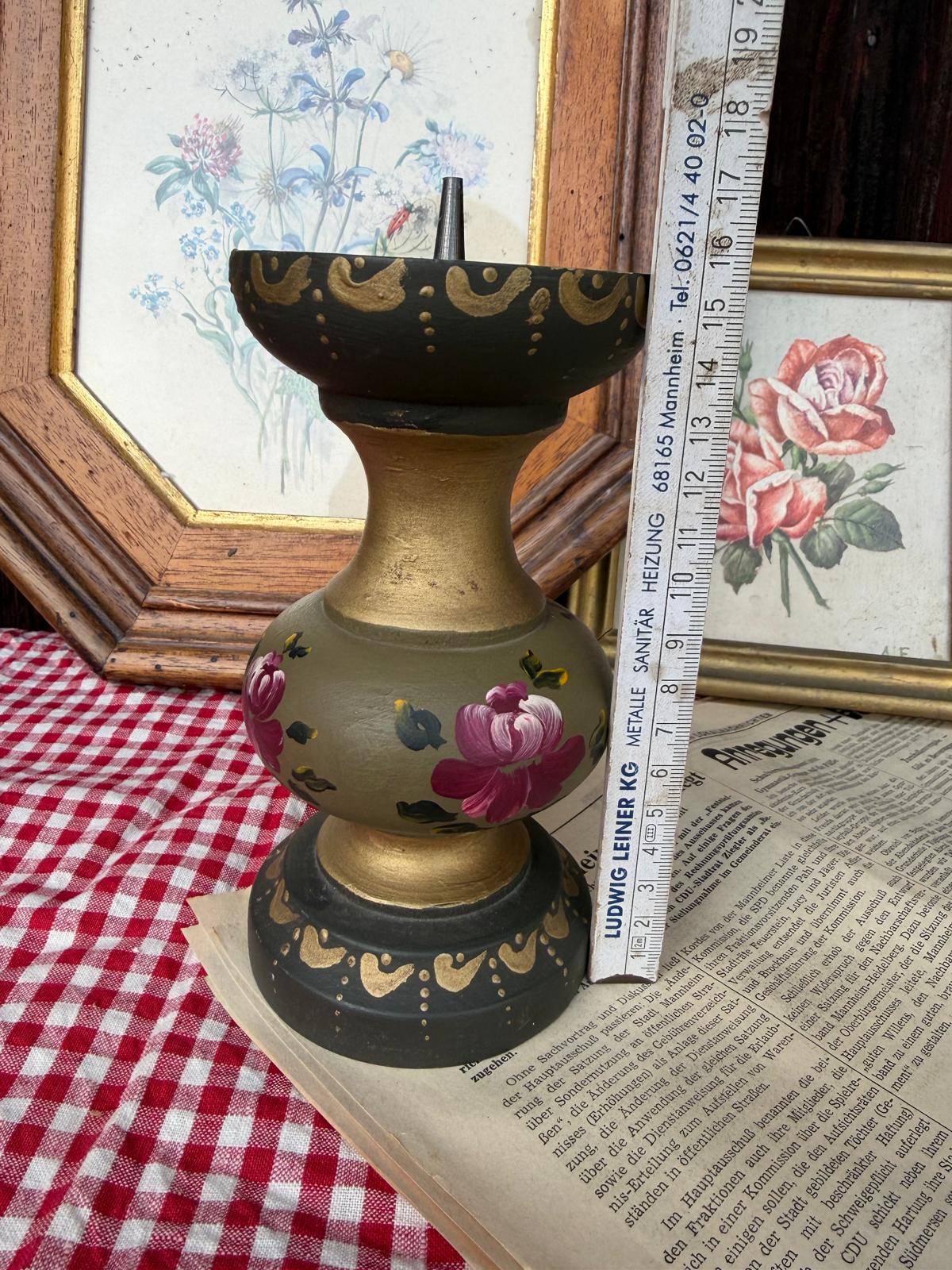 Vintage Kerzenständer olivgrün gold handbemalt Holz Metall Bauernmalerei Landhausstil