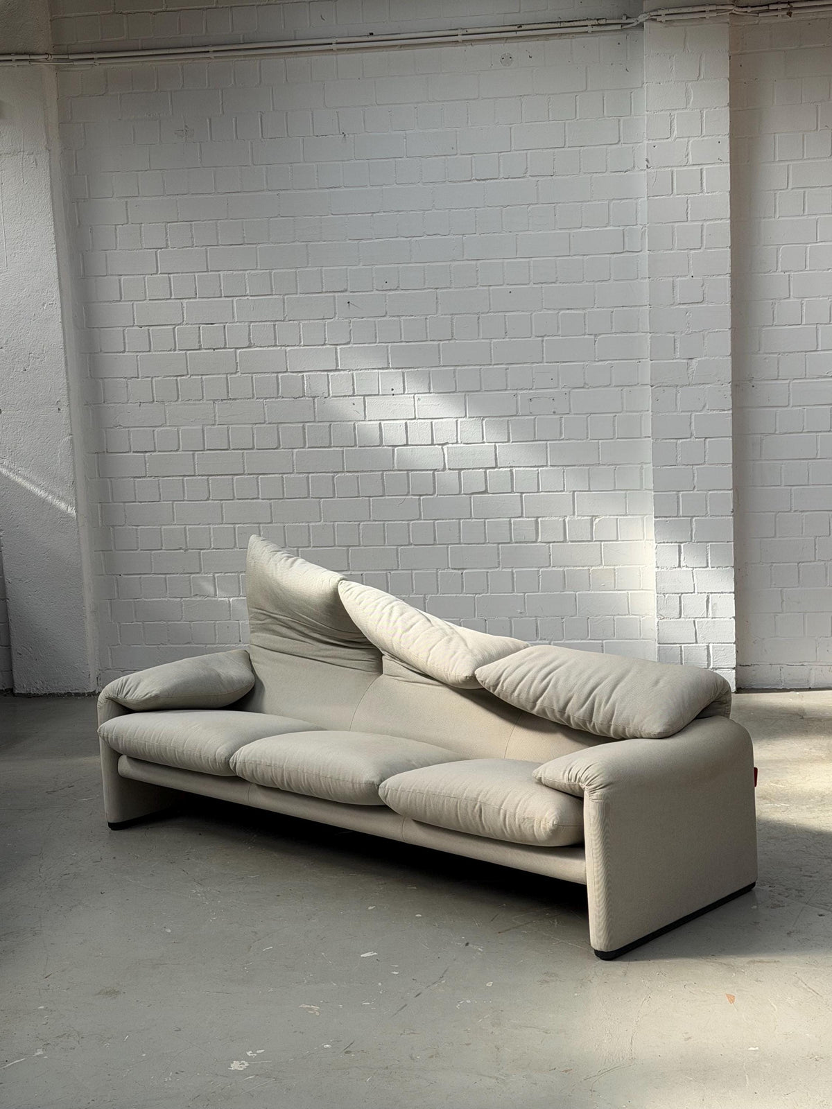 Vintage Sofa Maralunga 675 von Vico Magistretti für Cassina 3-Sitzer