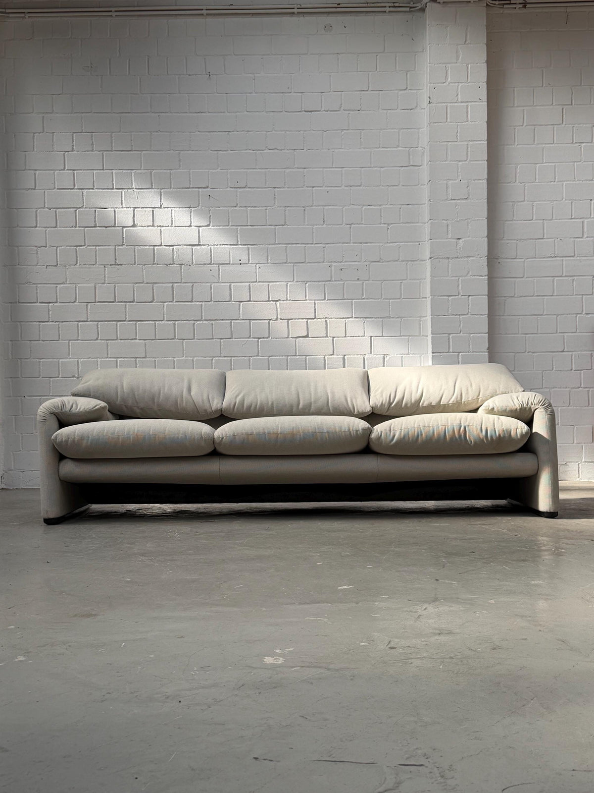 Vintage Sofa Maralunga 675 von Vico Magistretti für Cassina 3-Sitzer