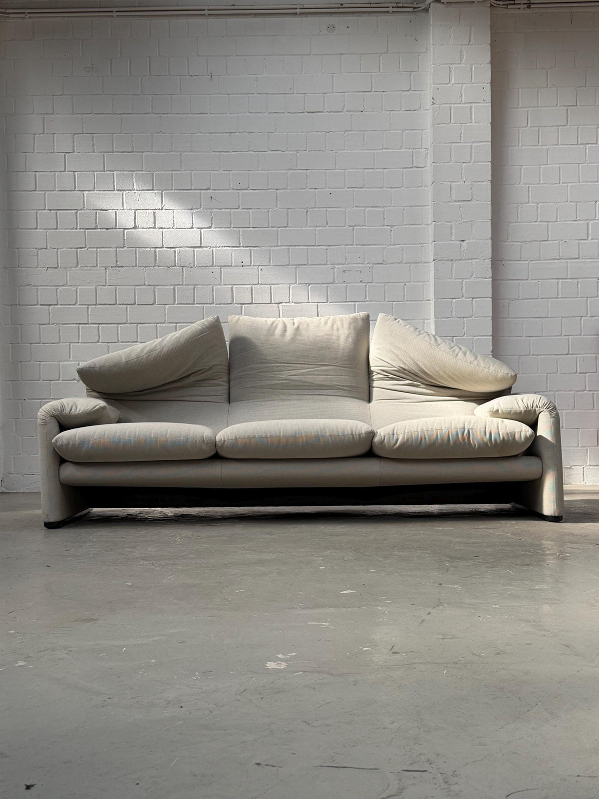 Vintage Sofa Maralunga 675 von Vico Magistretti für Cassina 3-Sitzer