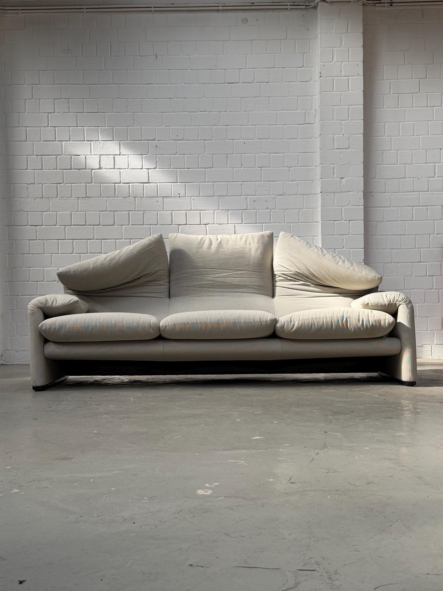 Vintage Sofa Maralunga 675 von Vico Magistretti für Cassina 3-Sitzer