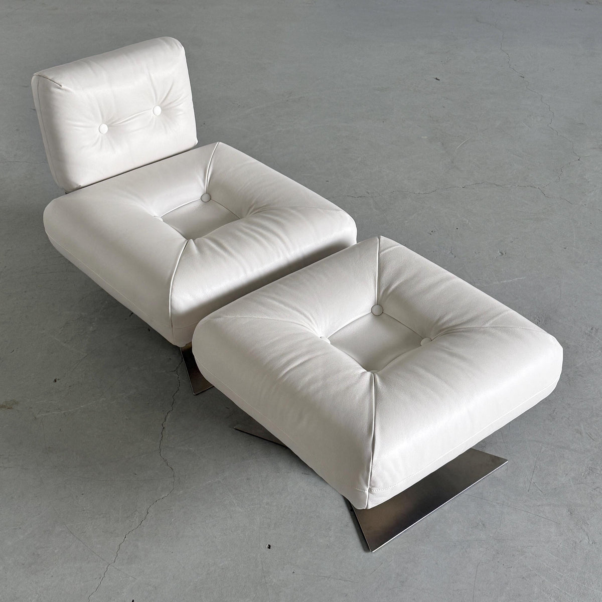 Vintage Lounge Chair Alta von Oscar Niemeyer für Mobilier International, Weißes Leder