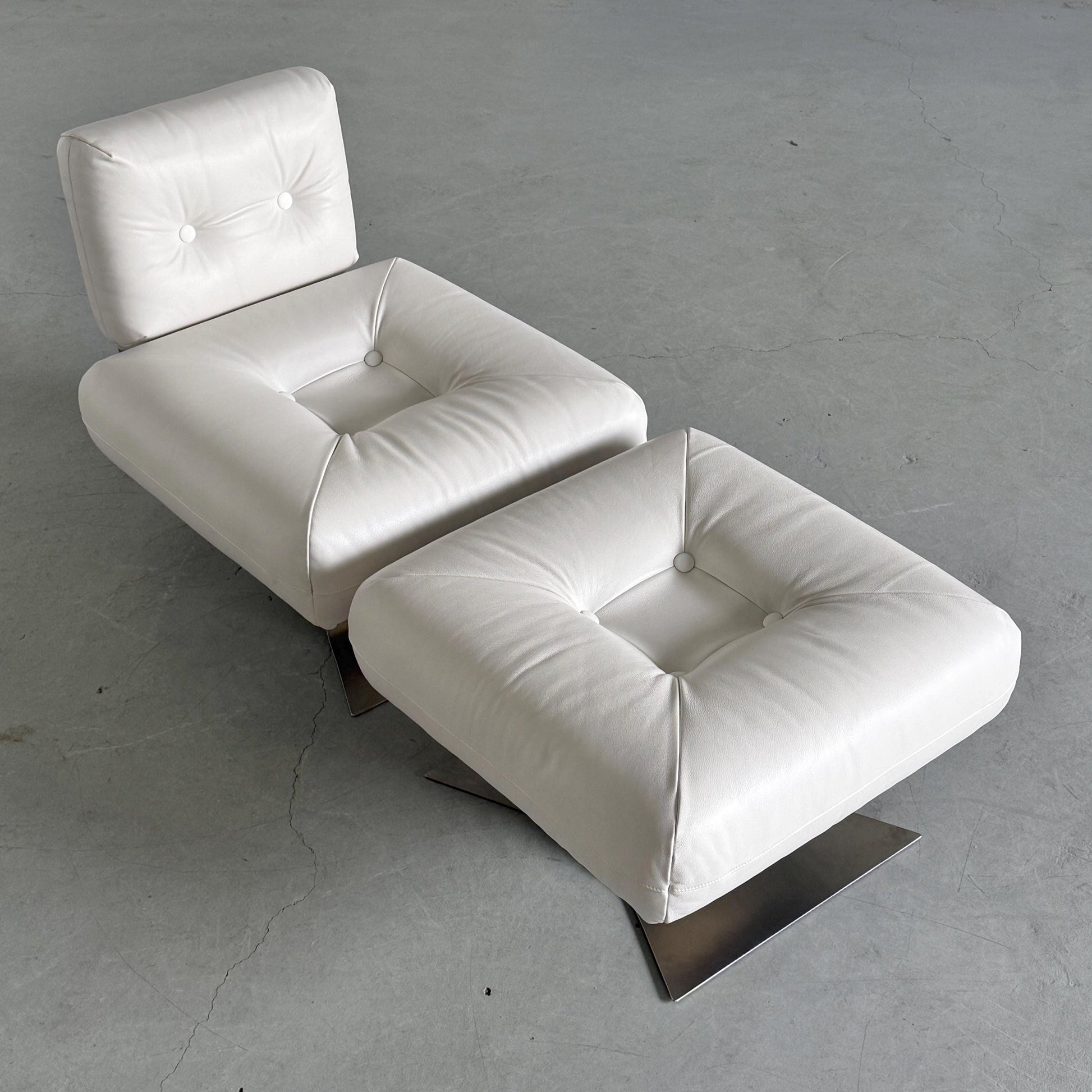 Vintage Lounge Chair Alta von Oscar Niemeyer für Mobilier International, Weißes Leder