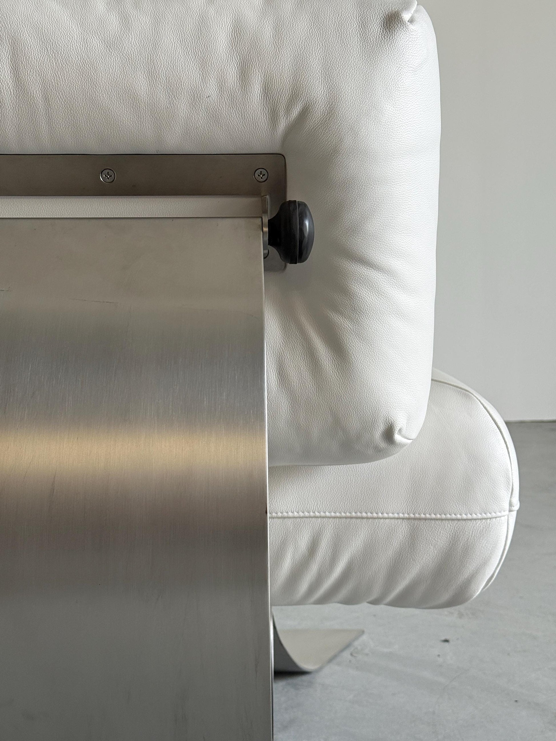 Vintage Lounge Chair Alta von Oscar Niemeyer für Mobilier International, Weißes Leder