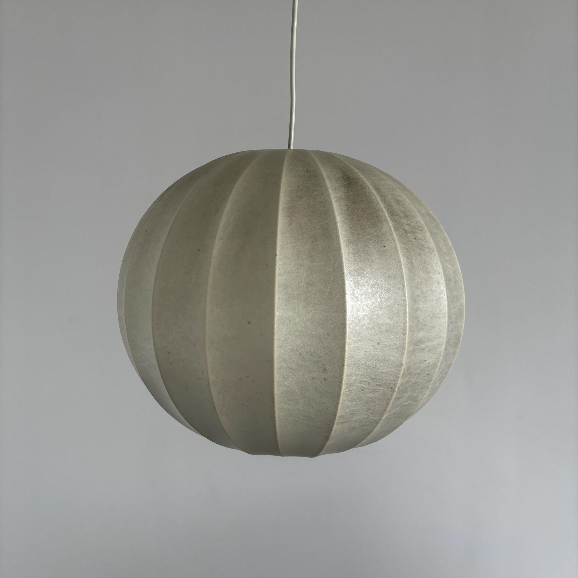 Vintage Pendelleuchte im Stil von Achille Castiglioni cremeweiß warmweiß Harz